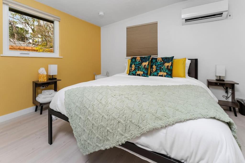 Smart Bungalow: 10-Min To Uf, Central Location Γκέινσβιλ Εξωτερικό φωτογραφία